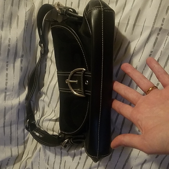 Gitana Black Shoulder Bag w/ Belt Buckle snap button front w/ zipper - Picture 7 of 12